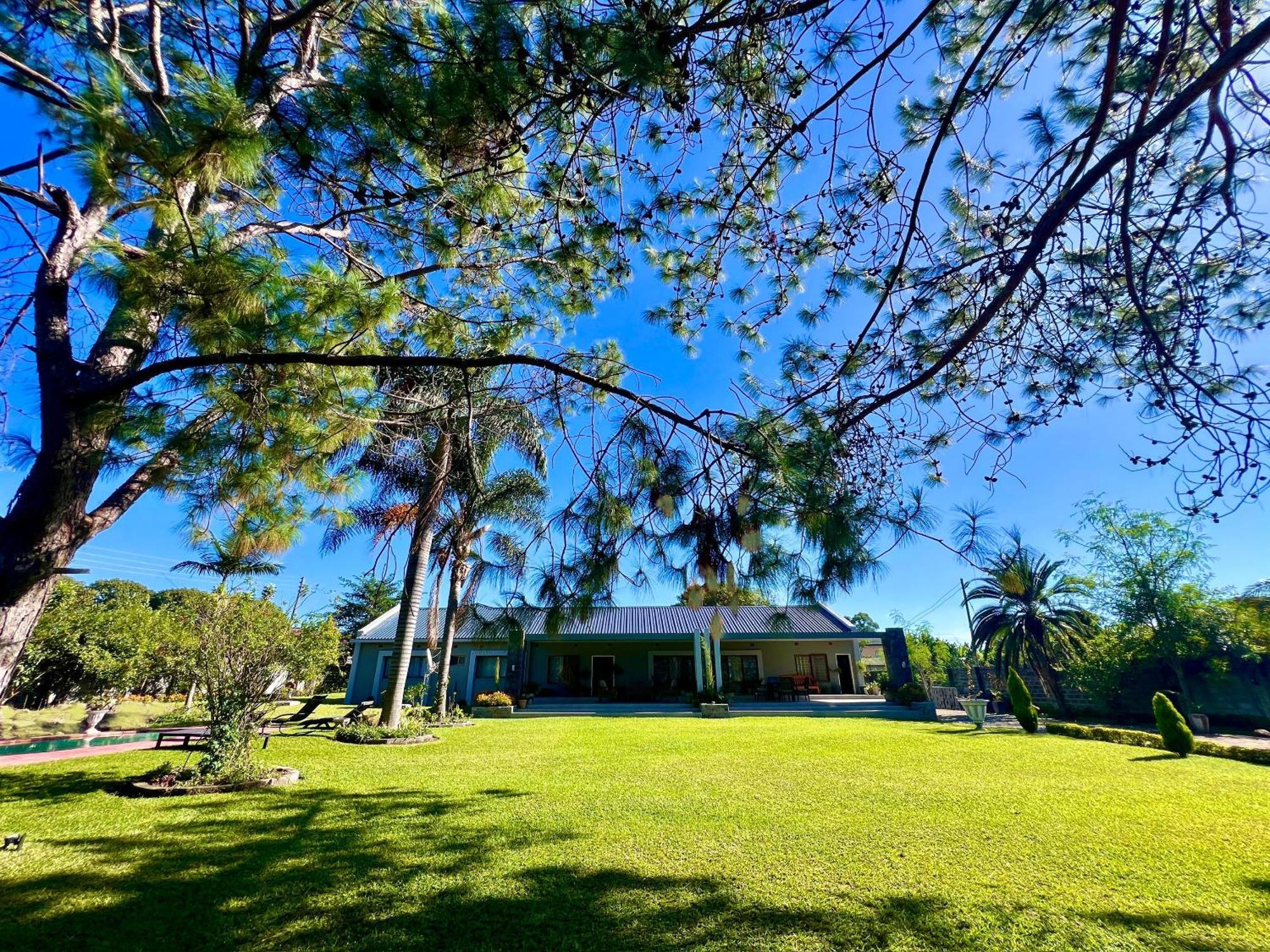 Summerfields & Gardens Lodge Kitwe Buitenkant foto