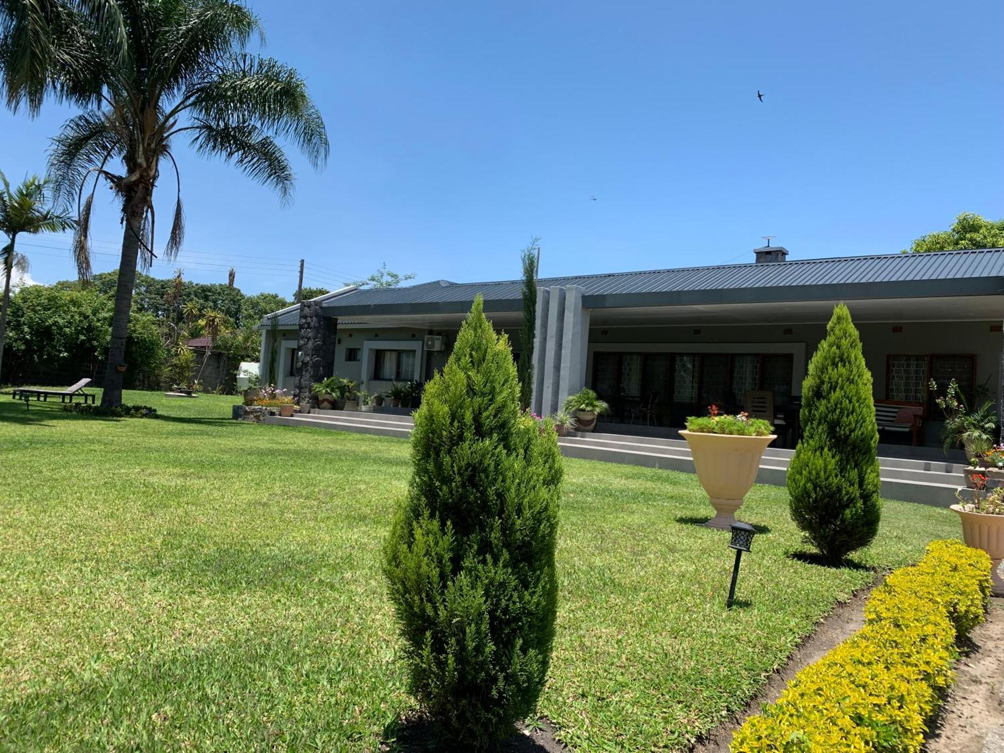 Summerfields & Gardens Lodge Kitwe Buitenkant foto