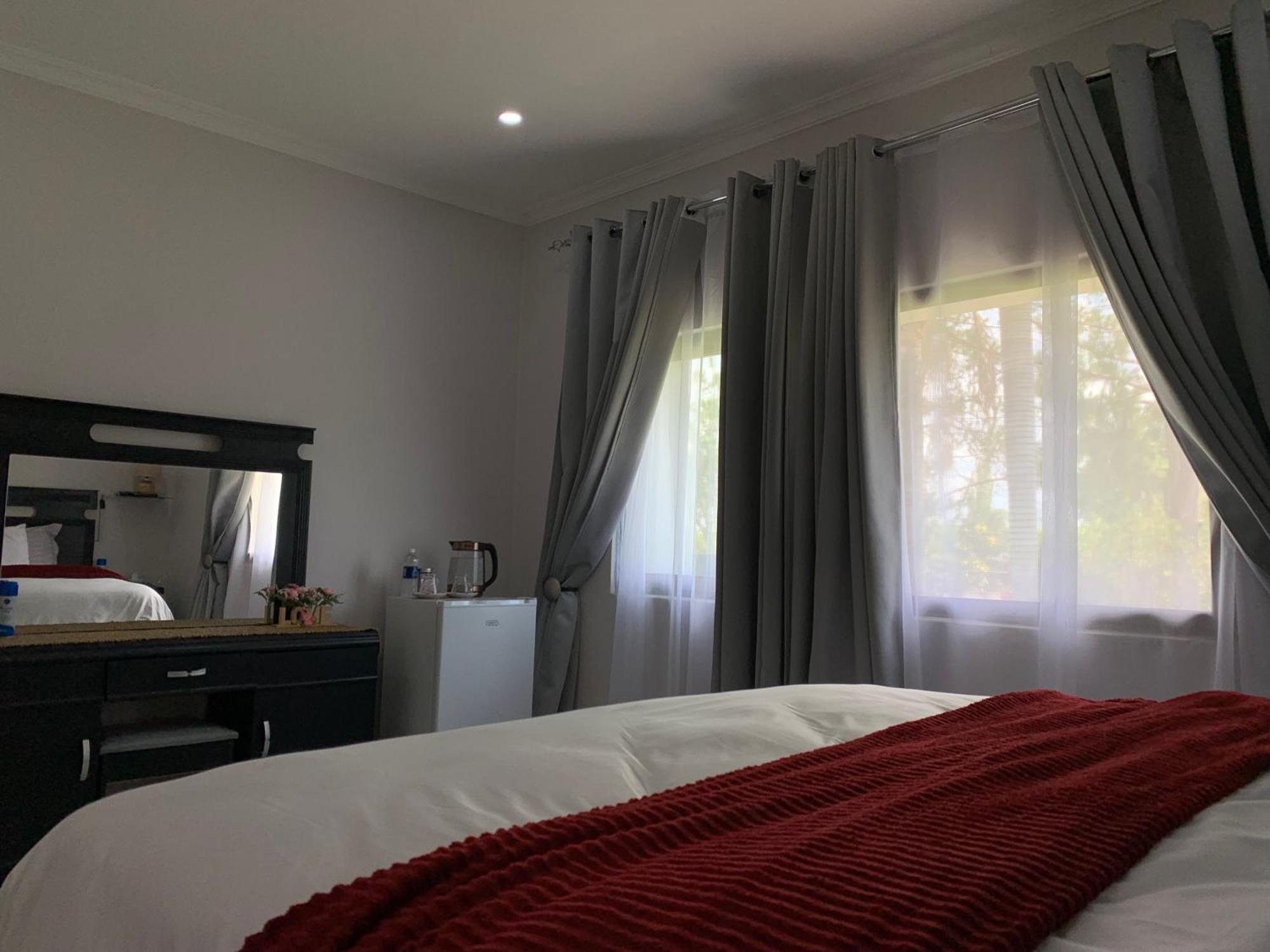 Summerfields & Gardens Lodge Kitwe Buitenkant foto